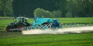 Distance d'implantation entre une piscine et le terrain d'un voisin. Pesticides Les Distances D Epandage Fixees A 5 Et 10 M Par Le Gouvernement