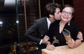 Pengalaman transisi agama dari reza rahadian dari nasrani menjadi muslim (mualaf), ia jadi ya gue dibesarkan secara kristen, ucap reza rahadian, seperti dikutip jurnal soreang dari kanal. Meski Beda Agama 5 Seleb Ini Tetap Hidup Rukun Dengan Orang Tua Kumparan Com