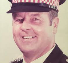 Tributes to senior figure in fire service whose great love was piping