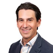 Karl Vance's Instagram, Twitter & Facebook