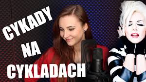 zwrotka 1 jest bardzo bardzo bardzo cicho słońce rozpala nagie ciała morze i niebo ostro lśni dobrze mi, ach jak dobrze mi jem słodkie słodkie winogrona ty śpisz w moich moich ramionach morze i niebo ostro lśni dobrze mi, ach jak dobrze mi. Portamento Cykady Na Cykladach Maanam Cover 2016 Youtube