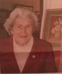 I was born in ballarat and went Goldren Point schoolmy family still live  there