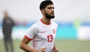 حرص لاعبو الزمالك المصري على الاحتفال مع زميلهم التونسي فرجاني ساسي، عقب الفوز على الرجاء المغربي الأحد في ذهاب نصف نهائي دوري أبطال إفريقيا، رغم عزلته بسبب إصابته بفيروس كورونا. Ø¹Ù„Ù‰ Ø·Ø±ÙŠÙ‚Ø© ÙƒØ±ÙŠØ³ØªÙŠØ§Ù†Ùˆ Ø±ÙˆÙ†Ø§Ù„Ø¯Ùˆ Ù†ÙŠÙˆÙ„ÙˆÙƒ Ù„ÙØ±Ø¬Ø§Ù†ÙŠ Ø³Ø§Ø³ÙŠ Ù…Ø¹ Ø§Ù„Ø²Ù…Ø§Ù„Ùƒ Ø³Ø¨ÙˆØ±Øª 360