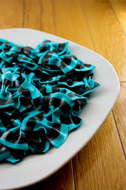 Black And White Bow Tie Pasta Blue Bow Tie Pasta A Cheddar Sun Dried Tomato Cheese Sauce Rumble In My Tummy Pasta Blue Cheese Pasta Cheese Stuffed Peppers