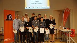 1 für adressen und telefonnummern. Realschule Neustadt Erste Schulergenossenschaft Bayerns Br24