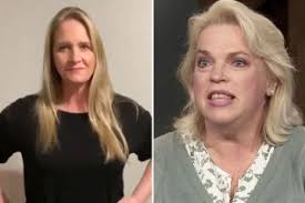 Sister Wives star Janelle Brown shows off 100-lb weight loss in floral  dress after ex Kody seen 'courting a new wife'