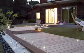 Créer une terrasse en bois et composite | leroy merlin. Terrasse Illuminee Contemporary Deck Lille By Leroy Merlin Officiel