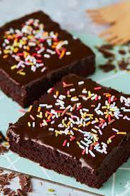 schokokuchen vom blech einfach so saftig die besten backrezepte mit gelinggarantie rezept in 2021 kuchen rezepte einfach schokokuchen kuchen und torten rezepte