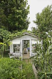 Pin Di Decorations Pour La Maison Su Jardin Giardino Shabby Chic Casette Da Giardino Idee Giardino