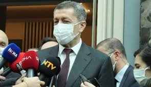 Koronavirüs önlemleri ve uzaktan eğitim hakkında açıklama yapan milli eğitim bakanı ziya selçuk, 23 mart'tan itibaren ders ortamını eve taşıyacağız. 2