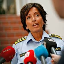 Kristin Rohde's Instagram, Twitter & Facebook