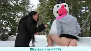 Smooth guy pays nasty chick for sex 25 - XNXX.COM