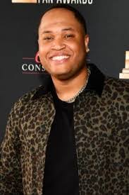 Aaron Cole's Instagram, Twitter & Facebook