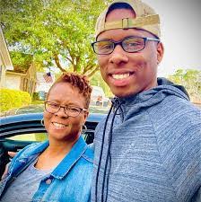 Kenya Eason's Instagram, Twitter & Facebook