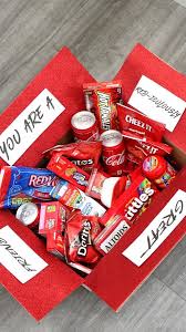 Birthday Care Package Ideas For Girlfriend Care Package Easy Diy Care Package Ideas Homemade Gift Box Presents Boyfriend Girlfrie In 2020 Homemade Gift Boxes Diy Best Friend Gifts Cute Gifts For Friends