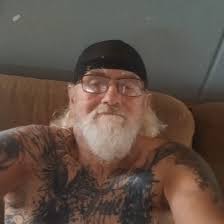 How to get a baby bearded dragon to eat?