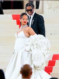 Rihanna breaks silence on 'overwhelming' third pregnancy with A$AP Rocky |  HELLO!