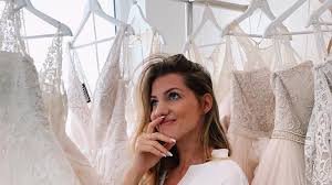 Diese werden vom user extrem gut akzeptiert, da sie nicht als störende werbung, sondern als das empfunden werden, was sie sind: Kurz Vor Hochzeit Sarah Harrison Prasentiert Mega Body Promiflash De