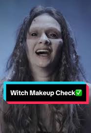 Maquillaje Moderno para Brujas: Innovación y Estilo