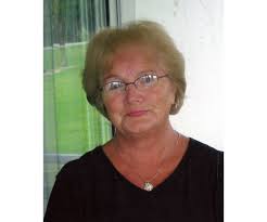 Lori Courtemanche's Instagram, Twitter & Facebook