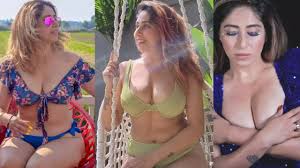 Ye singer hai ya adult star: Neha Bhasin trolled for posting pictures and  videos in a bikini