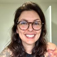 90+ perfis com “Caroline Becker”