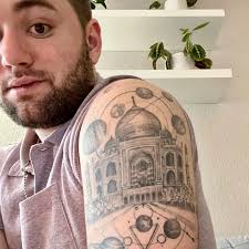 Drew Hicks's Instagram, Twitter & Facebook