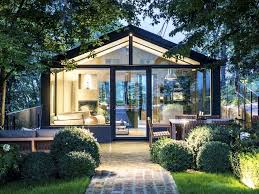 This beautiful, very stylish modern luxury villa is uniquely designed to revolve around the amazing views of the. 10 Exklusive Designer Ferienhauser