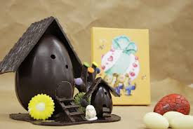 Procura que los bordes del molde estén bien llenos. Pascua De Chocolate En Trufas Martinez Trufas Martinez