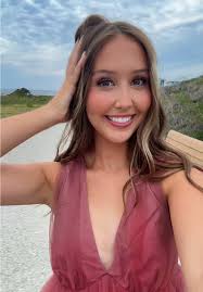 Creative Senior Photoshoot Tips for Memorable Memories