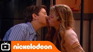 Стив хофер, адам вайсман, дэн фришман. Icarly Seddie S First Kiss Nickelodeon Uk Youtube