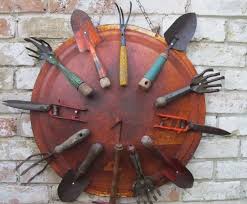 Ausgefallene Gartendeko Selber Machen 101 Beispiele Und Upcycling Ideen Gartendeko Selber Machen Alte Gartengerate Selber Machen Upcycling