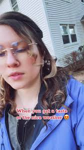 Amanda Ashe (@libraashe)’s videos with Pretty Little Poison