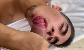Sucking big latin cock - ThisVid.com