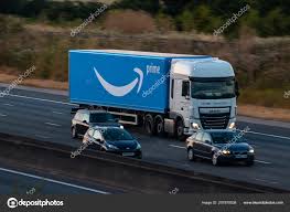 Watford July 2018 Lorry Belonging Amazon Motion British Motorway — Stock  Editorial Photo © JarekKilian #207970038