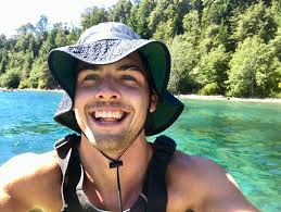 Hello friendly people of the world! 🌎 My name's Julian, 26 and an  Industrial Engineer from Argentina. I will be arriving