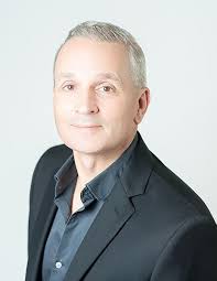 You Are a Contender!: Build Emotional Muscle to Perform Better and Achieve  More In Business, Sports and Life