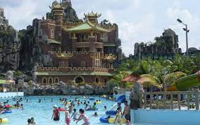 It combines rides, a zoo, the largest wave pool, and a cultural section that is a replica. Dai Nam Theme Park Entrance Ticket