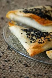 Samoussas Au Pesto De Pousses D Epinard Et Sesame Cuisine Food Plat A Cuisiner Cuisine Vegetarienne