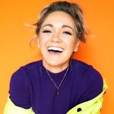 Angie Lee's Instagram, Twitter & Facebook