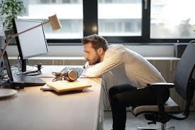 Let your abs do the work of bringing them up to your chest. 13 Simple Yet Effective Exercises You Can Do At Your Desk
