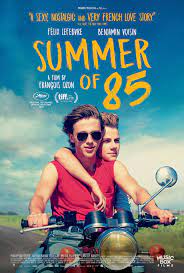 Synopsis eté 85 ~ l'été de ses 16 ans, alexis, lors d'une sortie en mer sur la côte normande, est sauvé héroïquement du naufrage par david, 18 ans. Summer Of 85 2020 Imdb