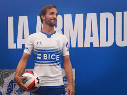 En el lanzamiento participaron jugadores de los planteles masculino y femenino, liderados por el capitán, josé pedro fuenzalida. Novas Camisas Da Universidad Catolica 2020 Under Armour Mdf