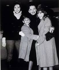 Liza Minelli Singer Actress Cabaret Judy Garland Judy Garland Judy Garland Daughter Liza Minnelli