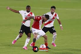 11.12.2021 · river plate y atlético tucumán se dieron la mano en la lpf | resumen revive el minuto a minuto del partido entre river plate y atlético tucumán en el cierre de la liga profesional argentina 2021. Copa De La Liga Con Un Gol De Otro Partido River Perdio 1 0 Ante Argentinos Juniors Pasion Monumental