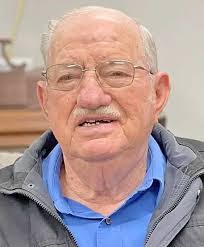 Kyle Ogle's Instagram, Twitter & Facebook