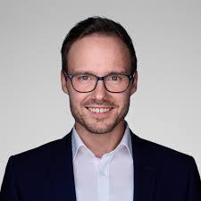 Daniel Justus's Instagram, Twitter & Facebook