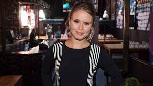 She lives in a country where have totall 37.59 million peoples with the average gdp $1.713 trillion. Lea Clermont Dion A Accouche Et Partage Une Premiere Photo Tva Nouvelles