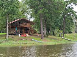 Cedar springs is on 8 acres with a trout pond near the back of the property. Cabin In The Country On Private Fishing Ponds Cabins For Rent In Rusk Texas United States