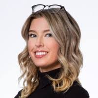 Courtney Grossman's Instagram, Twitter & Facebook